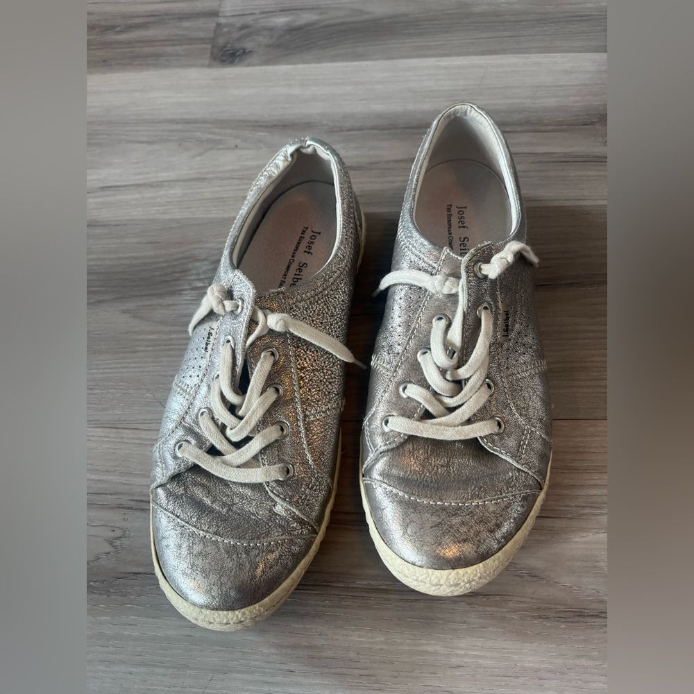 Josef Siebel 8.5 Metallic Leather Tennis Shoes